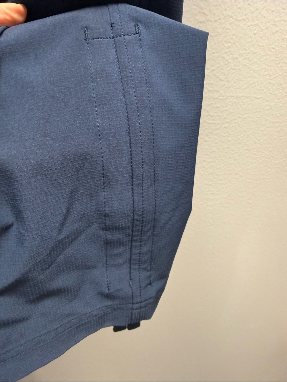 Eddie Bauer Women's Navy Cropped Hiking Pants - Picture 3 of 6